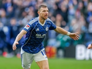 Edin Dzeko'nun golleri Schalke'ye yetmedi