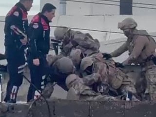 Adana'da kurşun yağdıran şüpheliyi PÖH etkisiz hale getirdi