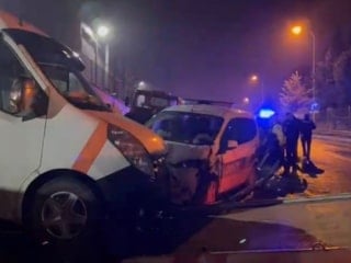 İstanbul Sultanbeyli'de 2'si polis 3 kişi kazada yaralandı