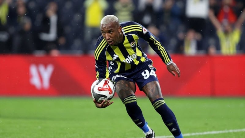 Fenerbahçe, Anderson Talisca'nın sözleşmesini uzatıyor