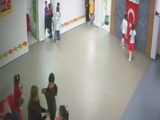 Kayseri'de minik öğrencilerin bayrak hassasiyeti