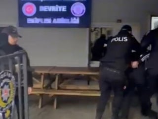 İstanbul'da 26 yıl kesinleşmiş hapis cezası bulunan şahıs polisten kaçamadı