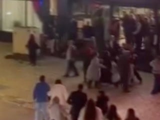 İstanbul'da düğün salonu önünde kavga çıktı: Meydan muharebesine döndü