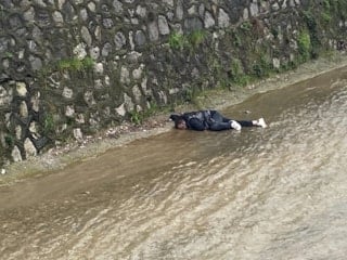 Bursa'da dereye düşen vatandaş kalp masajı ile hayata tutundu