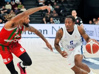Anadolu Efes, Karşıyaka'yı mağlup etti