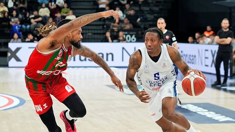Anadolu Efes, Karşıyaka'yı mağlup etti