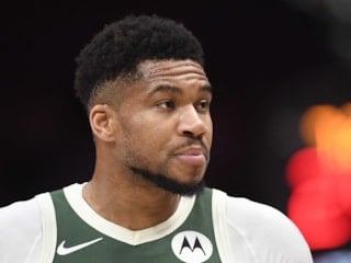 Giannis Antetokounmpo, Chelsea Kadın Futbol Takımı'na ortak oldu