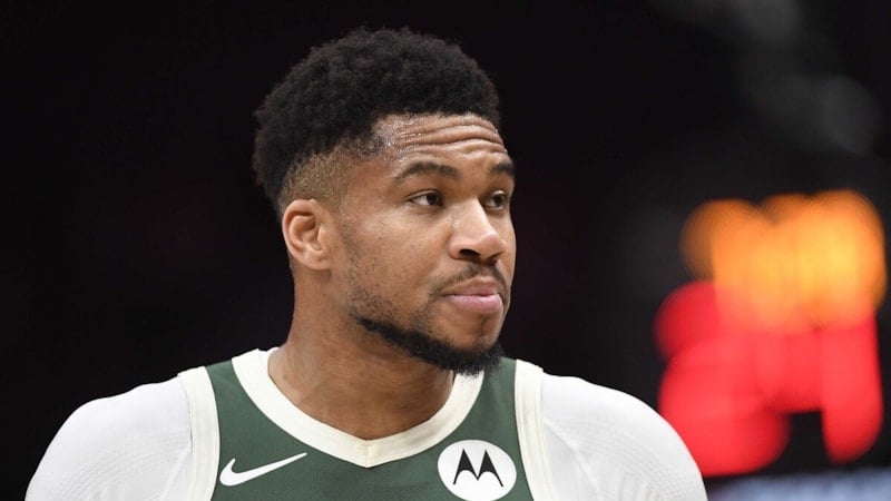 Giannis Antetokounmpo, Chelsea Kadın Futbol Takımı'na ortak oldu