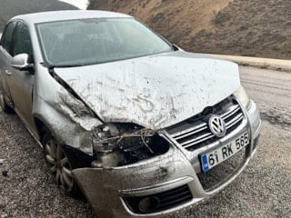 Kastamonu'da kayak merkezine gitmek için çıktığı yolda kaza yapan ailede 3 kişi yaralandı