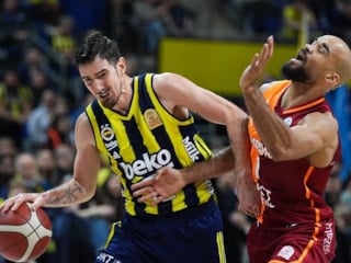 Fenerbahçe pota derbisinde Galatasaray'a şans tanımadı