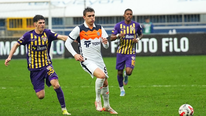 Kazımcan Karataş, Başakşehir'de ilk maçına çıktı