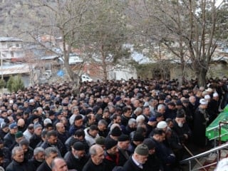 Erzurum'da trafik kazasında hayatını kaybeden 3 kişi toprağa verildi