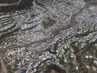 Suriye'nin İdlib ilinde şiddetli yağışlar nedeniyle 330 çadır kullanılamaz hale geldi