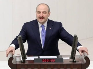 Mustafa Varank'tan Özgür Özel'e gönderme: Sarhoştan genel başkan olmaz