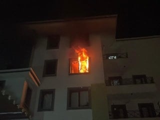 Karaman'da annesine kızdı daireyi ateşe verdi