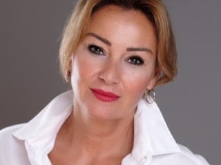 Pınar Altuğ konuştu: Ben genelde cenazede başını kapatmayanlardanım