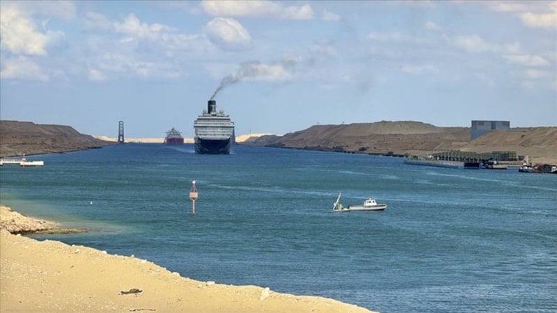 Gazze ateşkesi sonrası Süveyş Kanalı'nda ekonomi canlandı