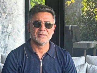 İzzet Yıldızhan'dan romantik hareket! Eşine doğum günü sürprizi yaptı