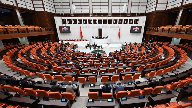 Meclis'teki taciz davasında 4 sanık tahliye edildi