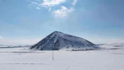 Muş Piramidi kış örtüsüyle kartpostallık görüntüler sundu