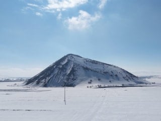 Muş Piramidi kış örtüsüyle kartpostallık görüntüler sundu