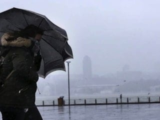 İstanbul'da akşam saatleri için fırtına uyarısı