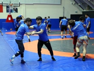 Güreş milli takımları, hazırlıklarını sürdürüyor