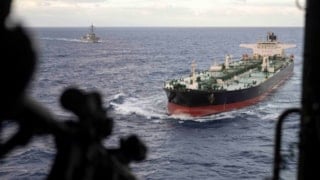 ABD güçleri Hint Okyanusu'nda petrol tankerine el koydu