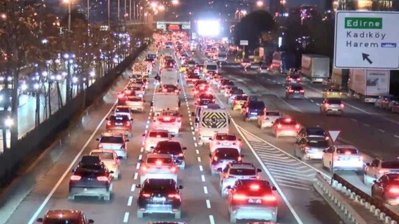 İstanbul'da trafik yoğunluğu yüzde 87'ye çıktı