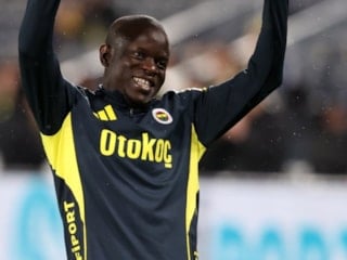 N'Golo Kante, Fenerbahçe taraftarına ilk üçlüsünü çektirdi