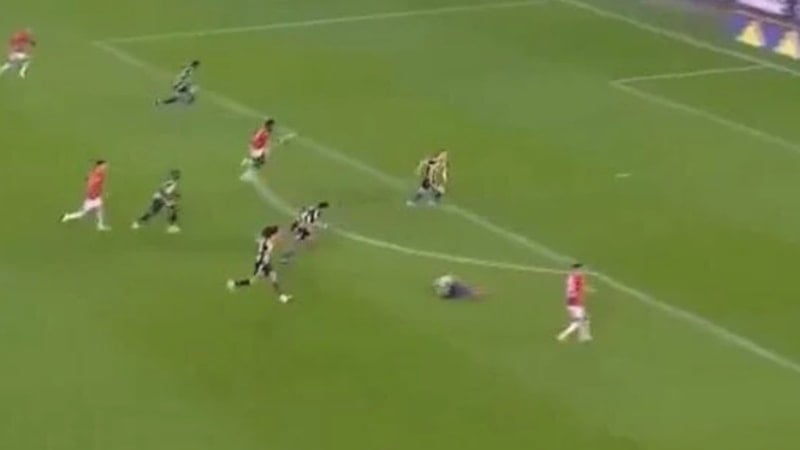 Oğulcan Ülgün, Fenerbahçe taraftarından alkış aldı