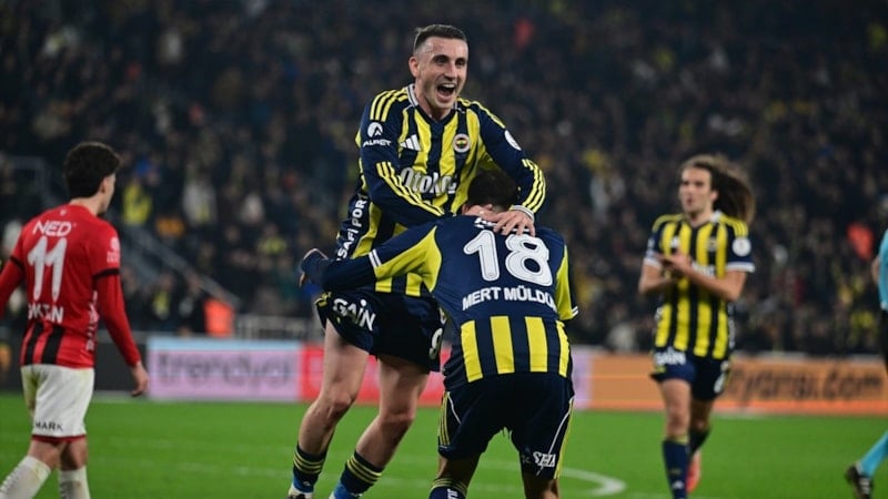 Fenerbahçe'nin namağlup ünvanı 21. haftada da devam etti