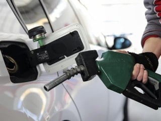 Benzine zam geliyor