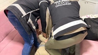 İzmir'de suç örgütü üyesi yakalandı