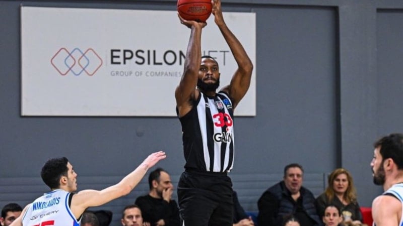 Yunan taraftarlardan hakaret içeren pankart: Türk polisini ve Beşiktaş'ı hedef aldılar