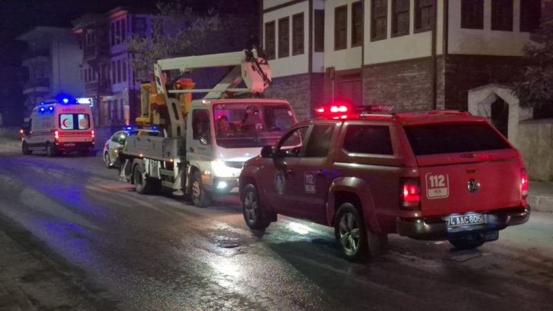 Bartın'da 2 katlı evde yangın paniği