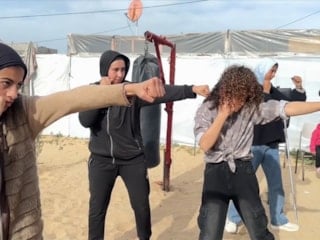 Gazze’de çadır kentte ring kurdular: Filistinli kızlar boksta şampiyonluk hayali kuruyor