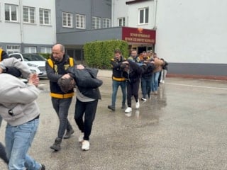 Adana'da dublörle 10 milyonluk vurgun: Kod adları 'Profesör', 'Firavun' ve 'Azad' çıktı