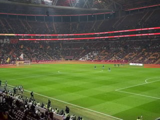 Dursun Özbek: Stadın bir elden geçmesi lazım