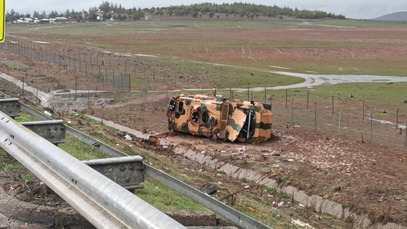 Gaziantep'te şarampole yuvarlanan askeri araçta 10 personel yaralandı