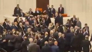 AK Partili Mehmet Baykan Meclis kavgasını Ensonhaber'e anlattı