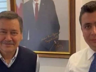 Melih Gökçek'ten yapay zekalı gönderme: Osman Gökçek'i boksör olarak tasvir etti