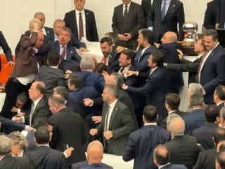 Meclis'te yumruklu kavga: Osman Gökçek o anları anlattı