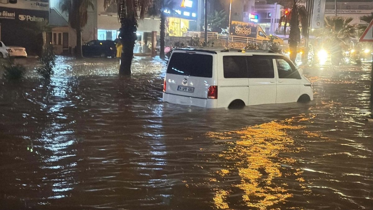 Muğla Bodrum ve Milas'ta okullara sağanak yağış tatili