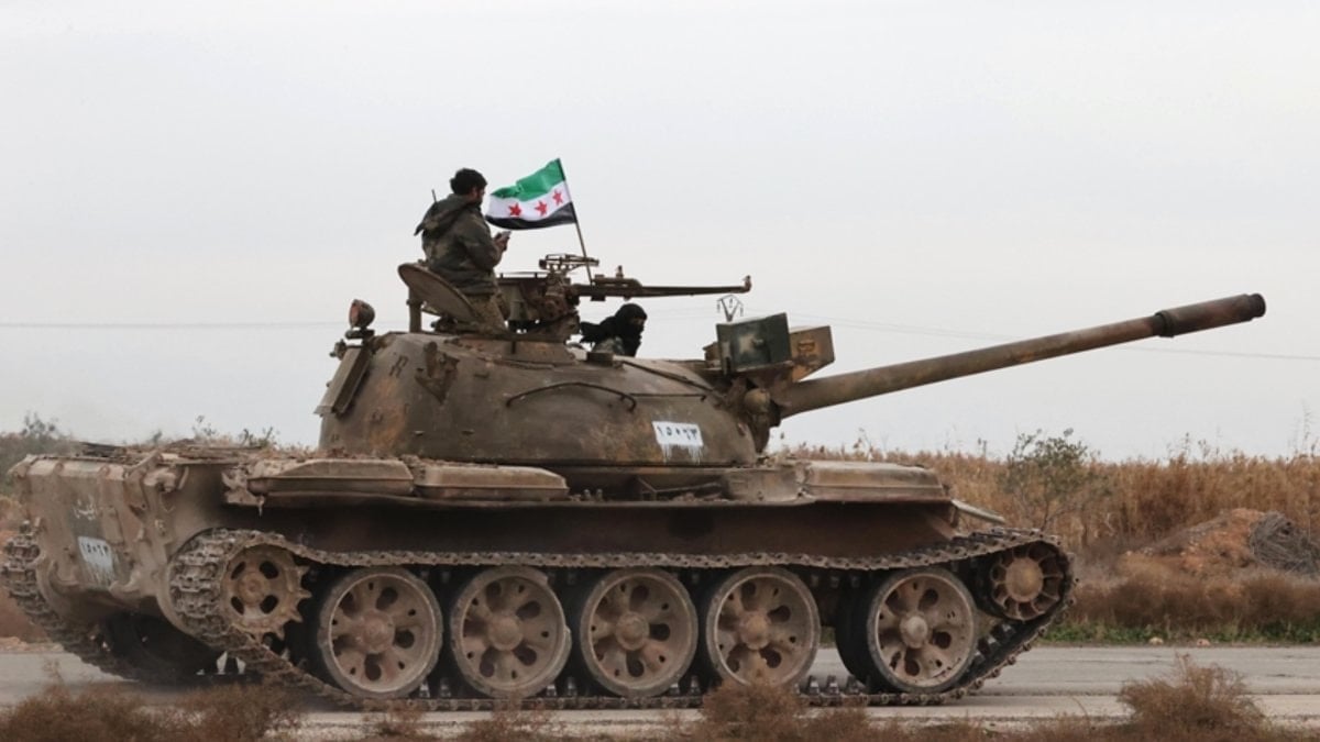 ABD çekildi: Suriye Tenef Üssü'nü devraldı