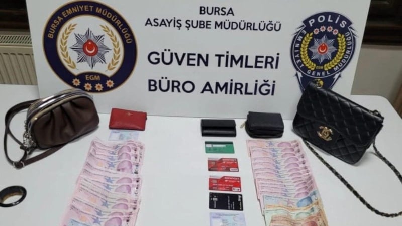 Bursa'da bebek arabasından çanta çalan şahıs yakalandı