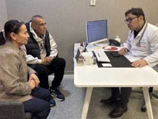 Manisa'da fedakâr abla, 2 ayda 16 kilo verdi, kardeşine 'ciğer' oldu