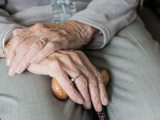 Türkiye'de 100 yaşına merdiven dayayan 244 bin kişi yaşıyor