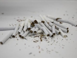 İngiltere'de özel araçlarda sigara yasağı hazırlığı