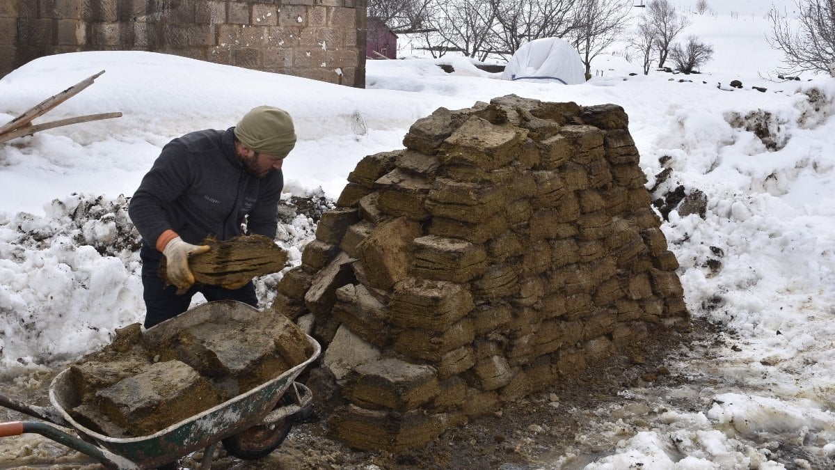 Bitlis'te köylüleri gelecek kış için telaş sardı